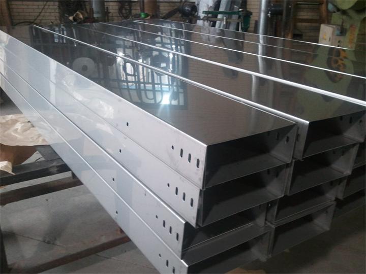 　 Stainless steel cable trays