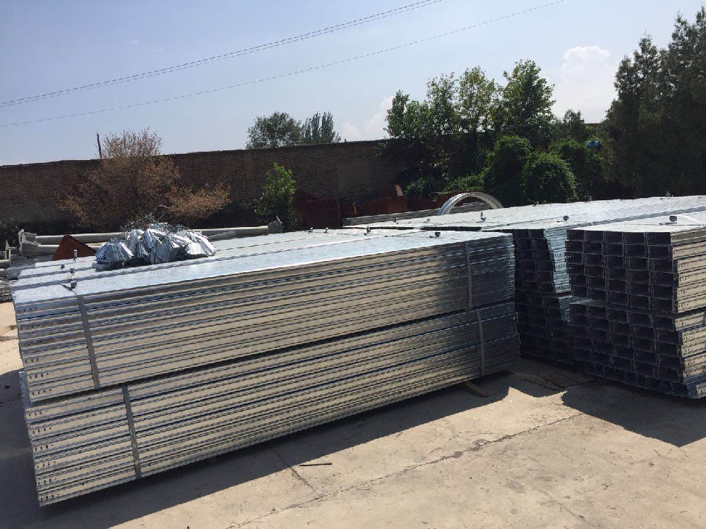 Large span steel cable trays